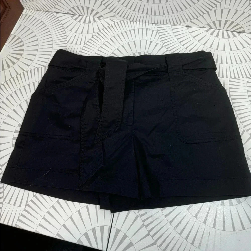 White House Black Market Women’s NWT The 4” Short Black Tie Front Size 12